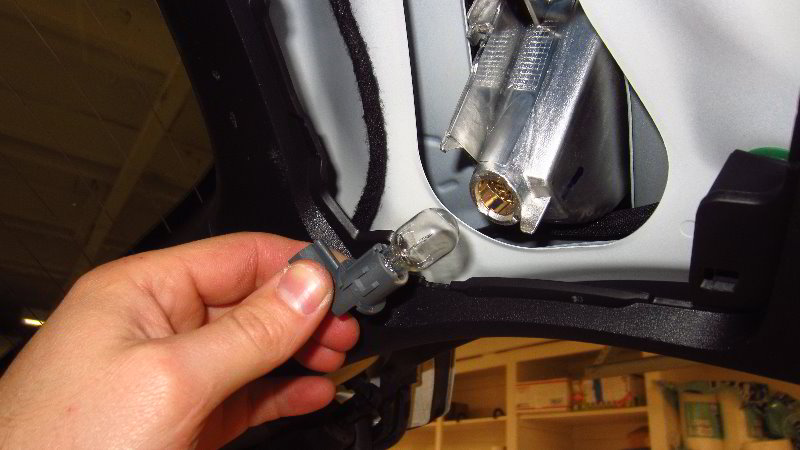 2016-2021-Mazda-CX-9-Reverse-Light-Bulbs-Replacement-Guide-011