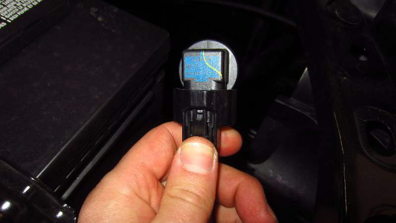 2016-2021-Toyota-Tacoma-Headlight-Bulbs-Replacement-Guide-005