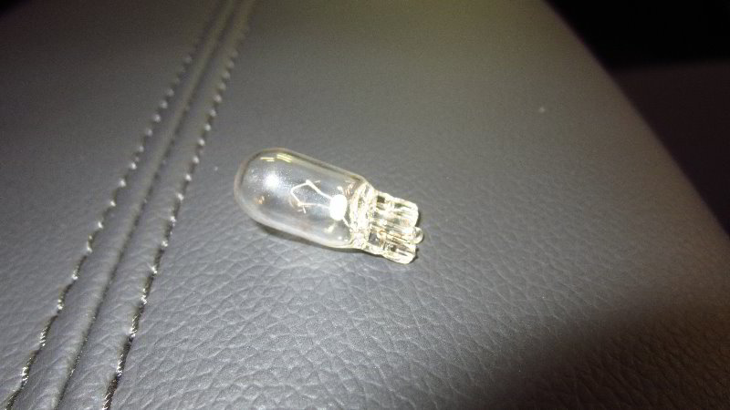 2016-2023-Chevrolet-Malibu-Dome-Light-Bulbs-Replacement-Guide-010
