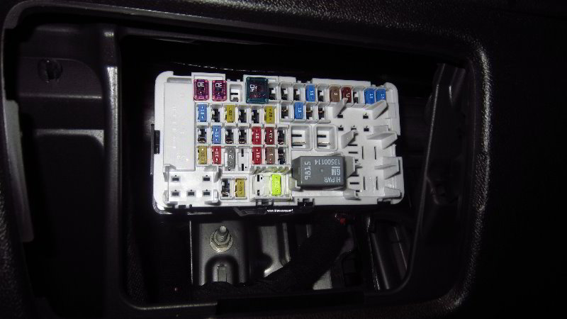 2016-2023-Chevrolet-Malibu-Electrical-Fuse-Replacement-Guide-012