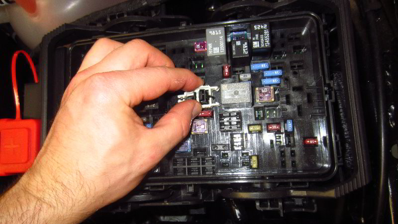 2016-2023-Chevrolet-Malibu-Electrical-Fuse-Replacement-Guide-021