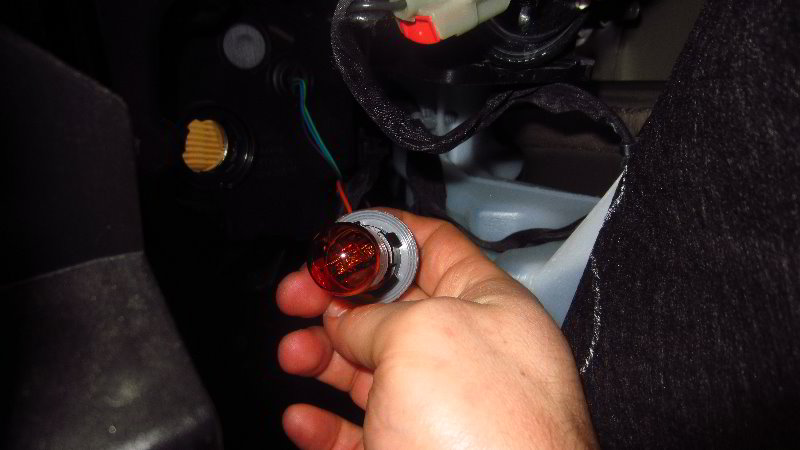 2016-2023-Chevrolet-Malibu-Front-Turn-Signal-Light-Bulbs-Replacement-Guide-012
