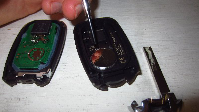 2016-2023-Chevrolet-Malibu-Key-Fob-Battery-Replacement-Guide-012