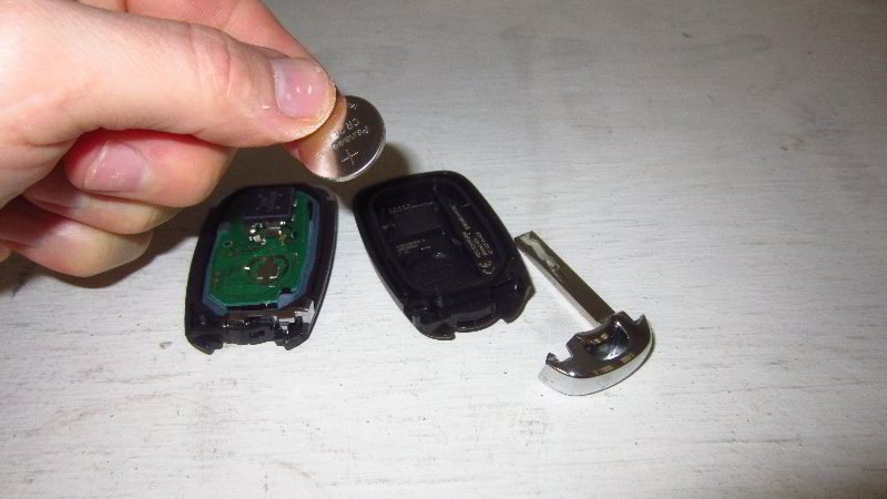 2016-2023-Chevrolet-Malibu-Key-Fob-Battery-Replacement-Guide-013
