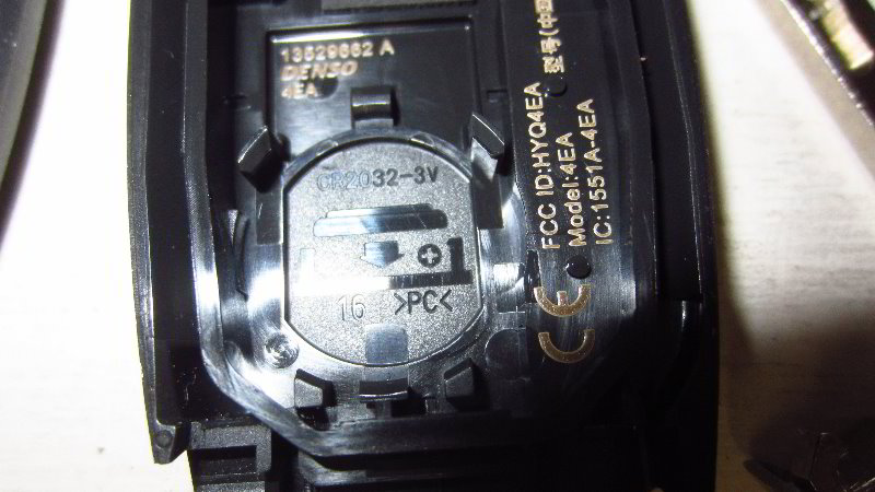 2016-2023-Chevrolet-Malibu-Key-Fob-Battery-Replacement-Guide-016
