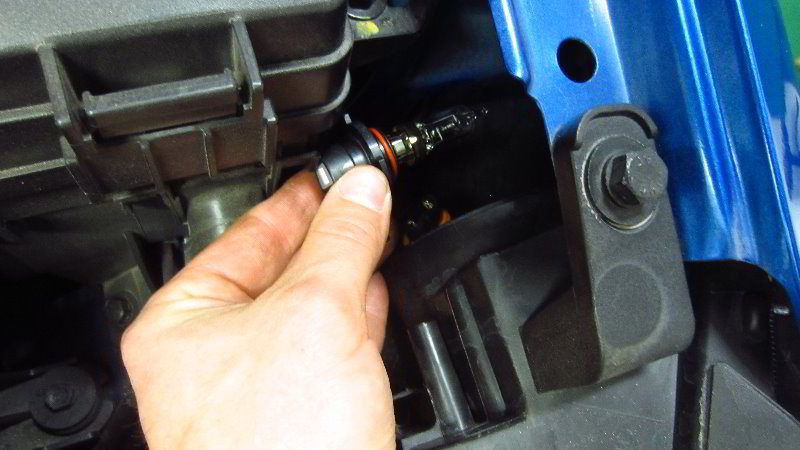 2017-2020-Hyundai-Elantra-Headlight-Bulbs-Replacement-Guide-011