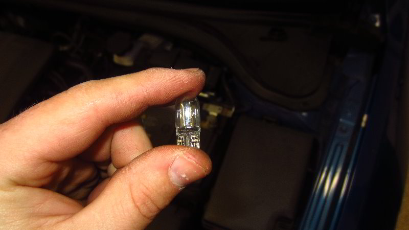 2017-2020-Hyundai-Elantra-Headlight-Bulbs-Replacement-Guide-045
