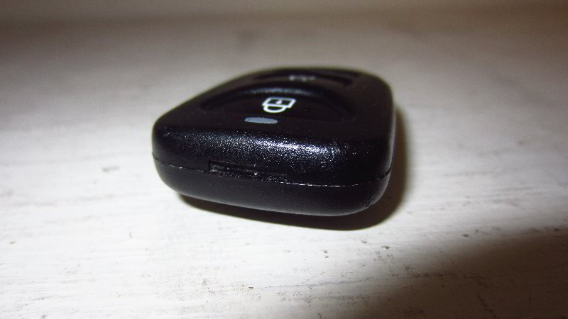 2017-2020-Hyundai-Elantra-Key-Fob-Battery-Replacement-Guide-004