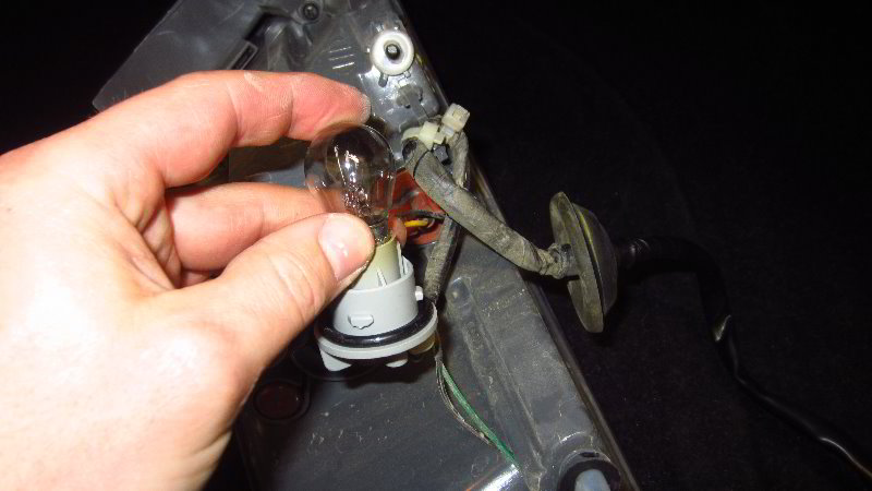 2017-2020-Hyundai-Elantra-Tail-Light-Bulbs-Replacement-Guide-018