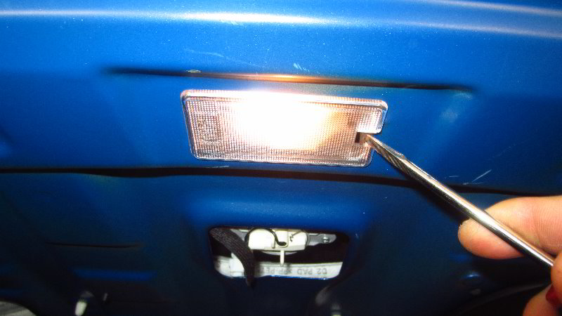 2017-2020-Hyundai-Elantra-Trunk-Light-Bulb-Replacement-Guide-003