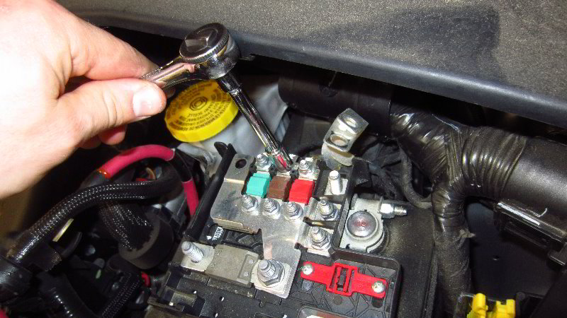 2017-2022-Jeep-Compass-12V-Automotive-Battery-Replacement-Guide-017
