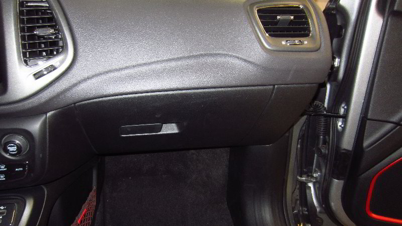 2017-2022-Jeep-Compass-Cabin-Air-Filter-Replacement-Guide-001