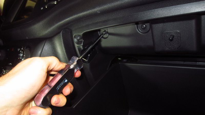 2017-2022-Jeep-Compass-Cabin-Air-Filter-Replacement-Guide-004