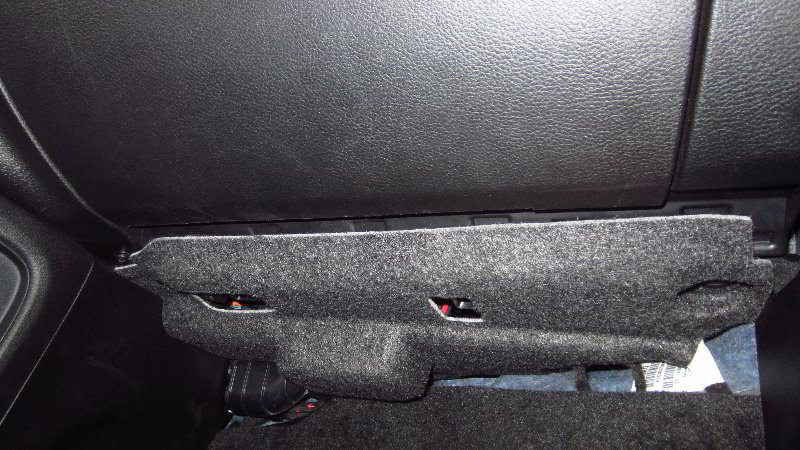 2017-2022-Jeep-Compass-Cabin-Air-Filter-Replacement-Guide-008