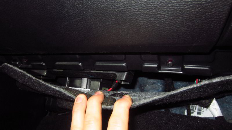 2017-2022-Jeep-Compass-Cabin-Air-Filter-Replacement-Guide-009