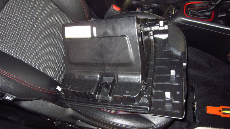 2017-2022-Jeep-Compass-Cabin-Air-Filter-Replacement-Guide-022