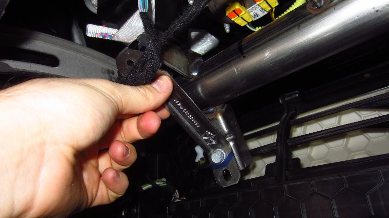 2017-2022-Jeep-Compass-Cabin-Air-Filter-Replacement-Guide-027