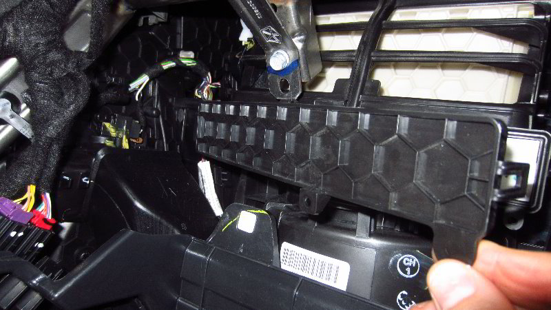 2017-2022-Jeep-Compass-Cabin-Air-Filter-Replacement-Guide-032