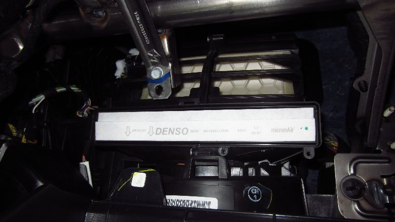 2017-2022-Jeep-Compass-Cabin-Air-Filter-Replacement-Guide-034