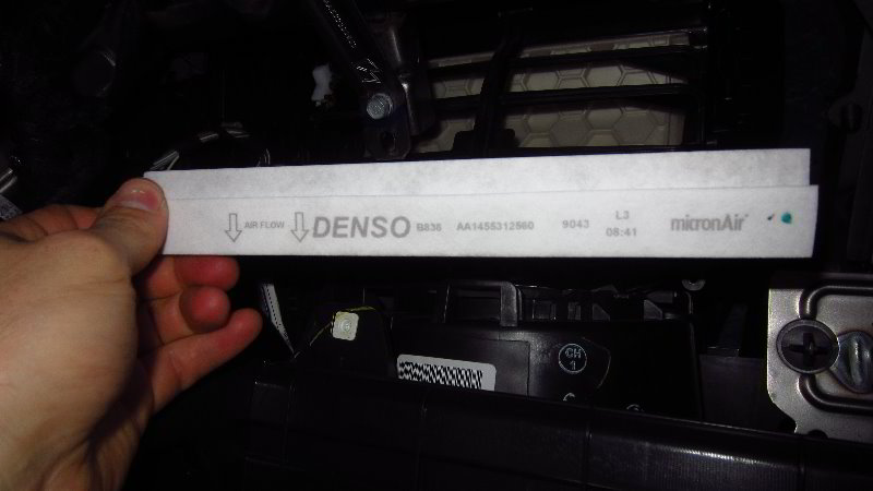 2017-2022-Jeep-Compass-Cabin-Air-Filter-Replacement-Guide-040