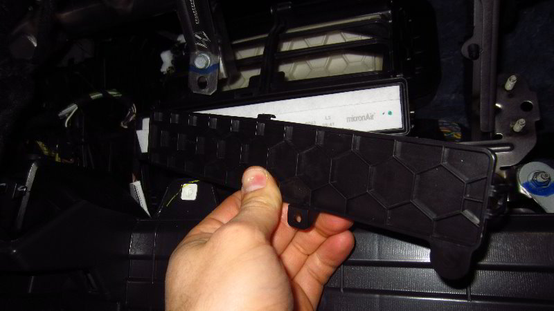 2017-2022-Jeep-Compass-Cabin-Air-Filter-Replacement-Guide-042