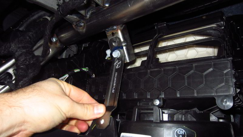 2017-2022-Jeep-Compass-Cabin-Air-Filter-Replacement-Guide-046