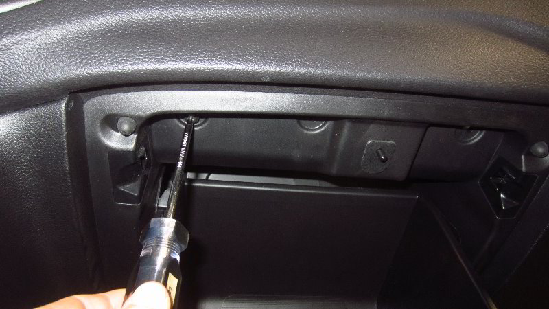 2017-2022-Jeep-Compass-Cabin-Air-Filter-Replacement-Guide-058