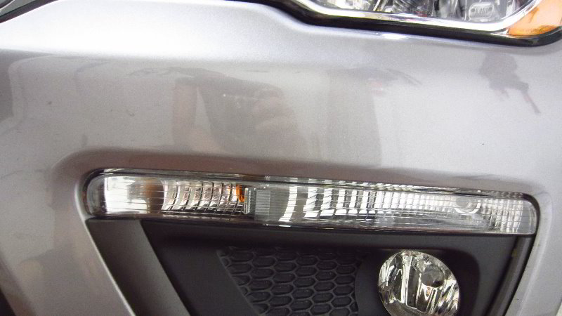 2017-2022-Jeep-Compass-Front-Turn-Signal-DRL-Light-Bulbs-Replacement-Guide-002
