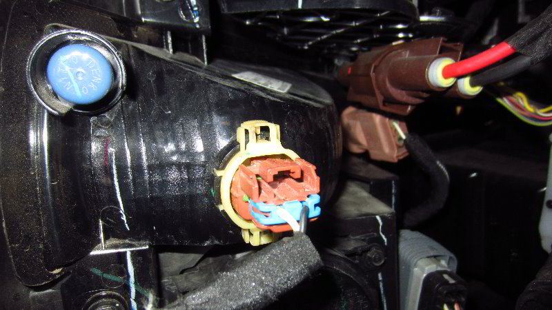 2017-2022-Jeep-Compass-Front-Turn-Signal-DRL-Light-Bulbs-Replacement-Guide-024