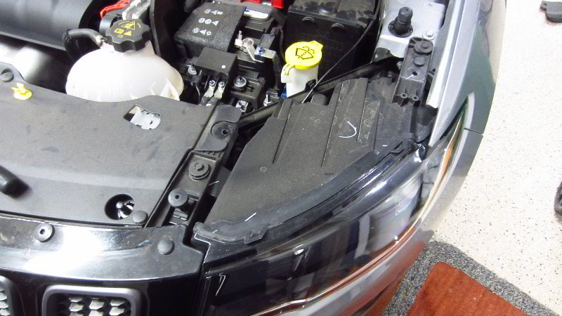 2017-2022-Jeep-Compass-Headlight-Bulbs-Replacement-Guide-013
