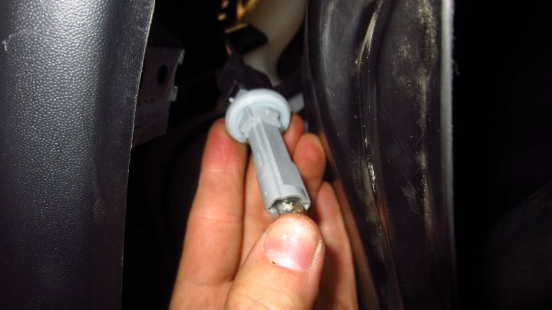 2017-2022-Jeep-Compass-Headlight-Bulbs-Replacement-Guide-045