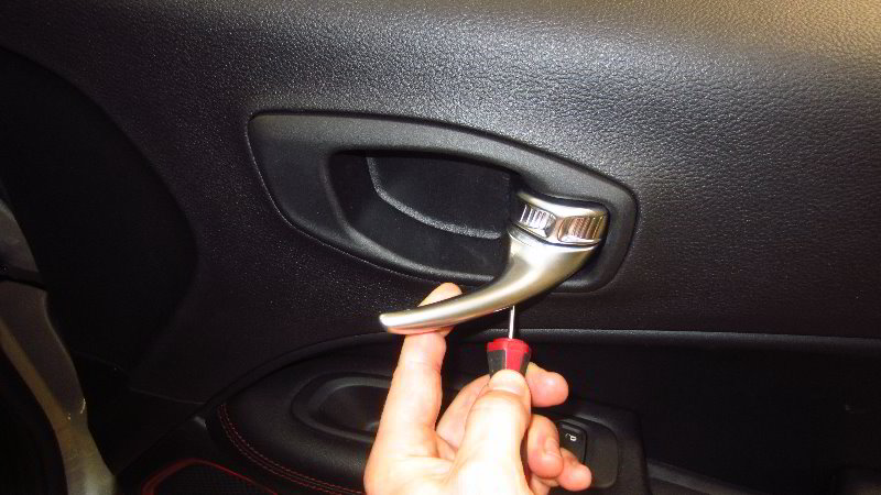2017-2022-Jeep-Compass-Interior-Door-Panel-Removal-Guide-003