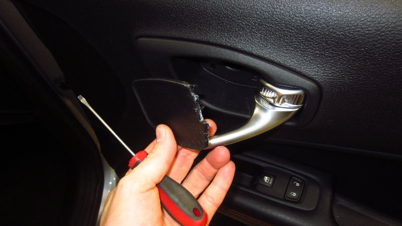 2017-2022-Jeep-Compass-Interior-Door-Panel-Removal-Guide-004