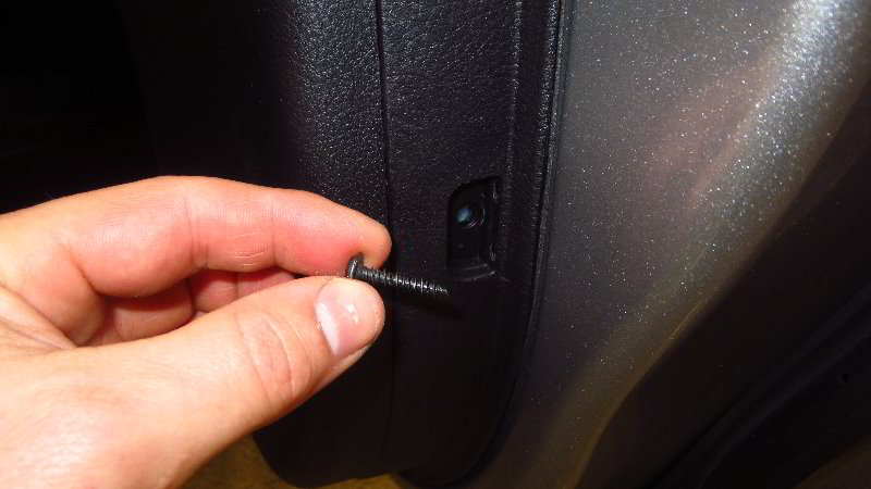 2017-2022-Jeep-Compass-Interior-Door-Panel-Removal-Guide-021