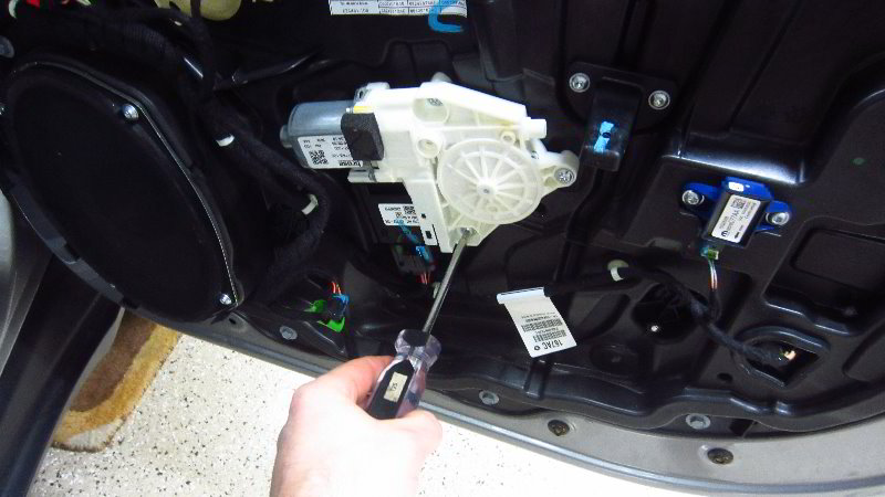 2017-2022-Jeep-Compass-Interior-Door-Panel-Removal-Guide-044