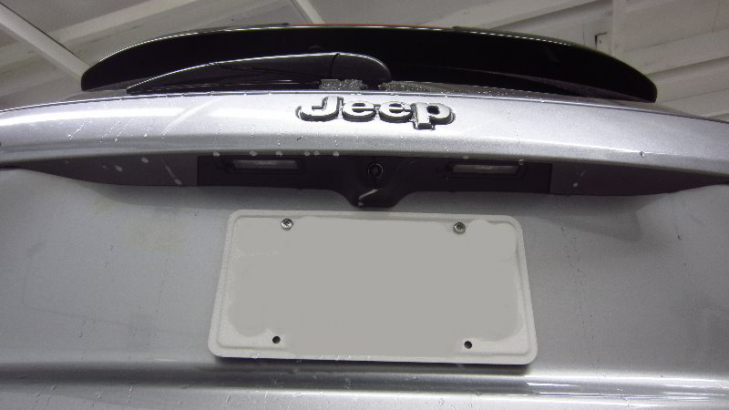 2017-2022-Jeep-Compass-License-Plate-Light-Bulbs-Replacement-Guide-001