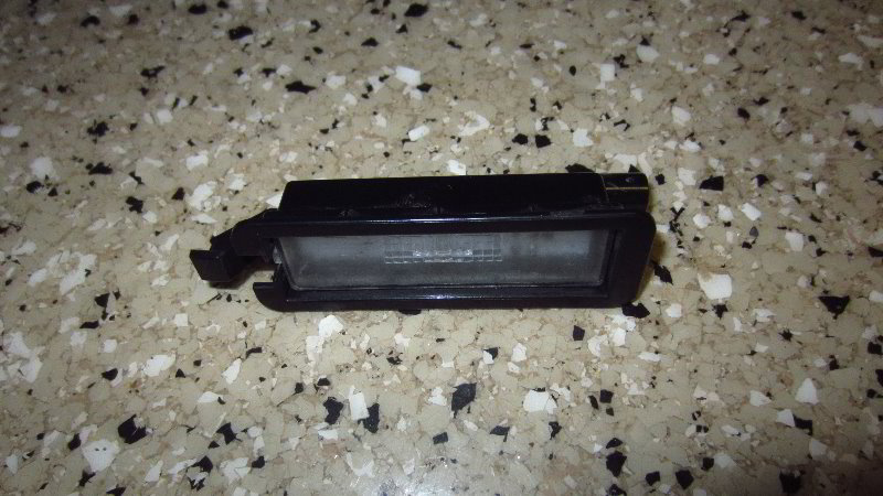 2017-2022-Jeep-Compass-License-Plate-Light-Bulbs-Replacement-Guide-010