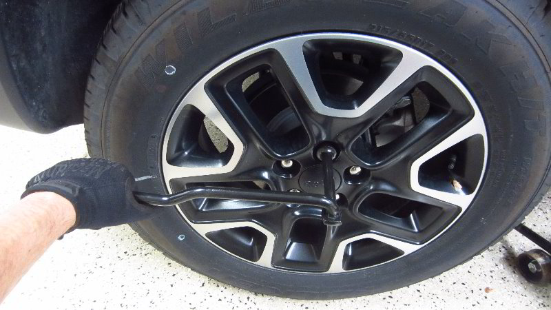 2017-2022-Jeep-Compass-Rear-Brake-Pads-Replacement-Guide-011