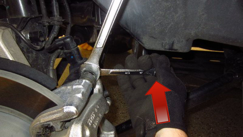 2017-2022-Jeep-Compass-Rear-Brake-Pads-Replacement-Guide-039