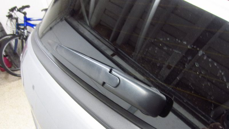 2017-2022-Jeep-Compass-Rear-Wiper-Blade-Replacement-Guide-002