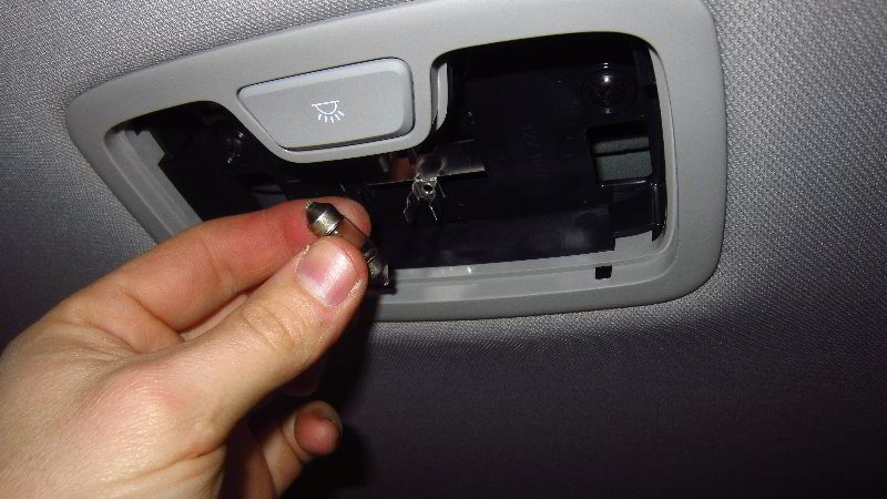 2017-2022-Kia-Sportage-Dome-Light-Bulb-Replacement-Guide-006