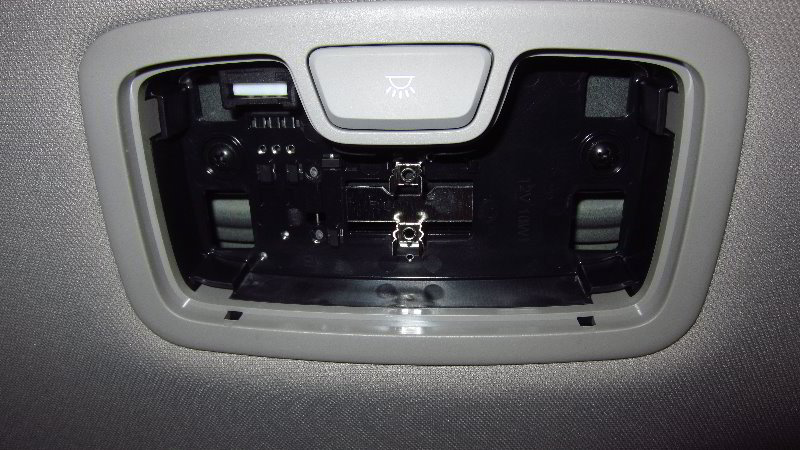 2017-2022-Kia-Sportage-Dome-Light-Bulb-Replacement-Guide-007