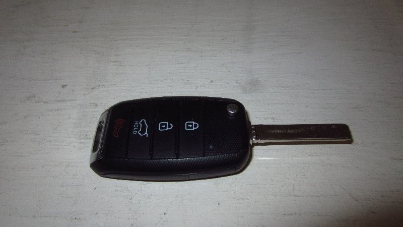 2017-2022-Kia-Sportage-Key-Fob-Battery-Replacement-Guide-005