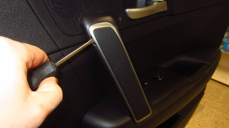 2017-2022-Kia-Sportage-Interior-Door-Panels-Removal-Guide-003
