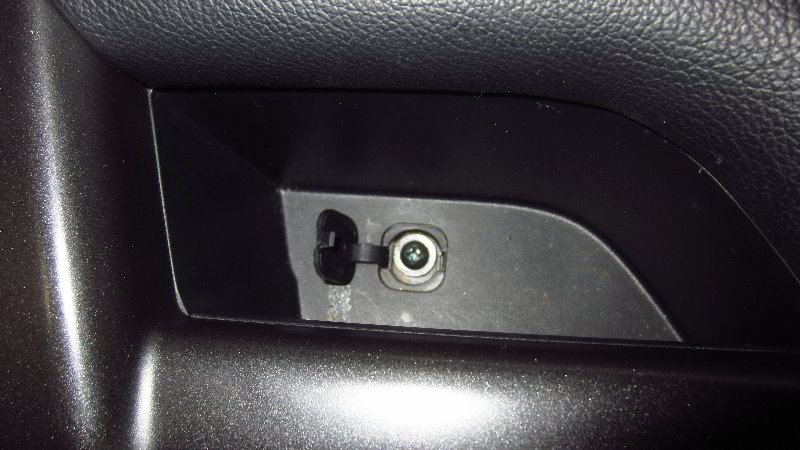 2017-2022-Kia-Sportage-Interior-Door-Panels-Removal-Guide-007