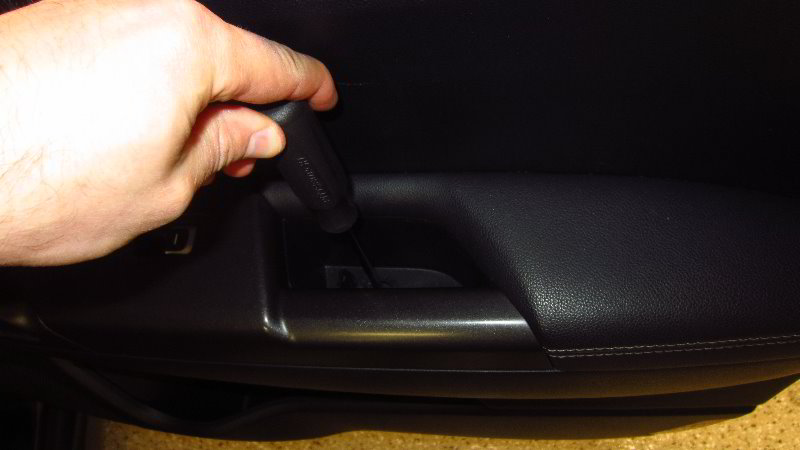 2017-2022-Kia-Sportage-Interior-Door-Panels-Removal-Guide-013
