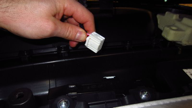 2017-2022-Kia-Sportage-Interior-Door-Panels-Removal-Guide-022