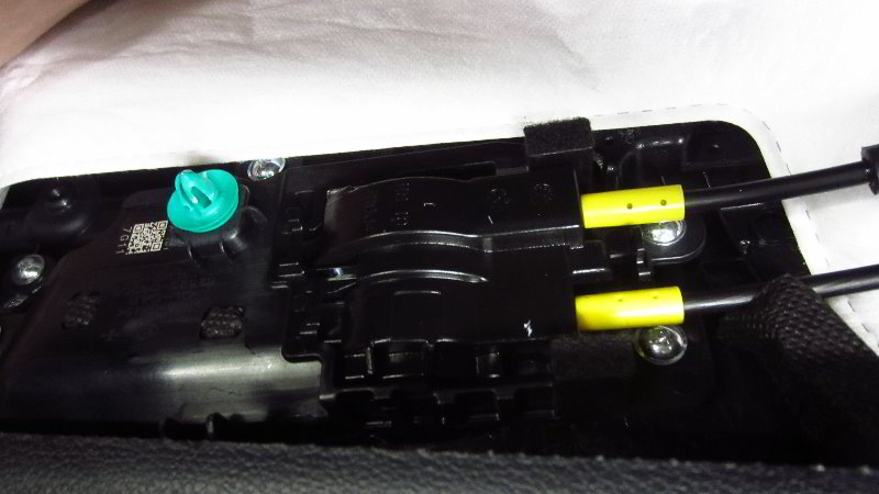 2017-2022-Kia-Sportage-Interior-Door-Panels-Removal-Guide-023