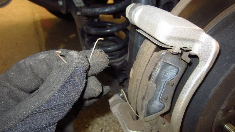 2017-2022-Kia-Sportage-Rear-Brake-Pads-Replacement-Guide-019