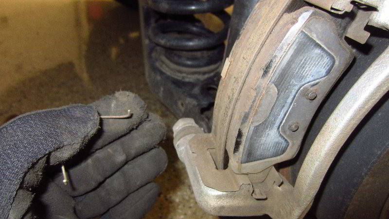 2017-2022-Kia-Sportage-Rear-Brake-Pads-Replacement-Guide-020